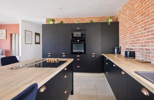 Maison familiale avec jardin calme et parking - Photo 13