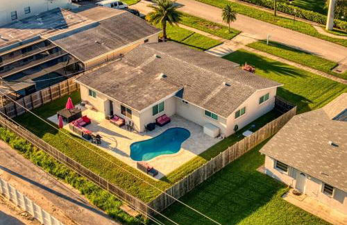 Tranquil Retreat with HEATED POOL Minutes to the Beach - Foto 19