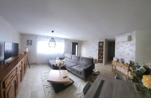 House with 4 air-conditioned bedrooms and swimming pool - Photo 2