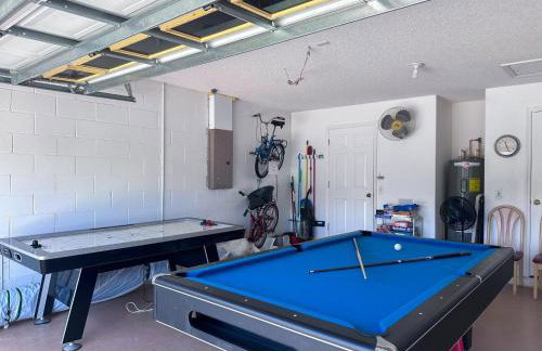 Fascinating Private Pool and Game-room, Near Disney!! - Foto 63