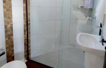 Casa com grade na piscina,ideal para familia com crianças - Foto 20