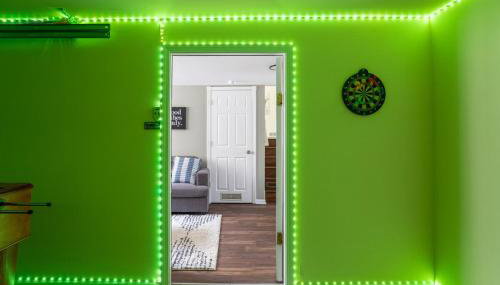 Entire Home on the water, 2 kayaks, Game room, Firepit, BBQ grill, Netflix WiFi - Foto 3, Game Room