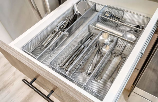 Charming 2BR w King Queen Close to SLC - Foto 16