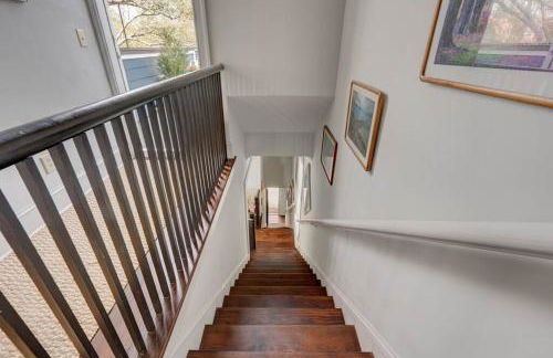 Elegant Sunlit Home with Private Rooftop Oasis - Foto 32