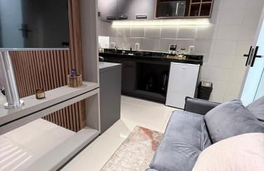 Studio 124 luxuoso, novo, bem equipado com ar condicionado e cozinha completa - Centro Mogi - Foto 7