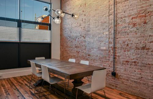 Impressive 2 bed 2 and a half bath City Center Condo with EV Charger - Foto 9