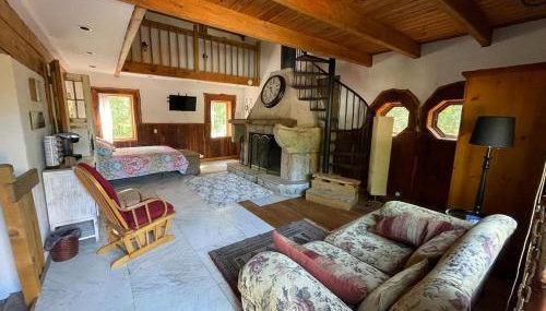 Rustic Mountaintop Cabin on small farm with WiFi - Foto 4