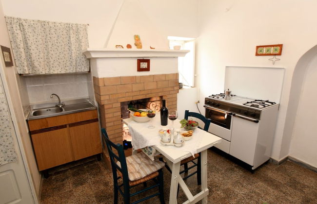 Typical Trullo with Conical Roof in Excellent Area near Sea - Foto 8