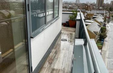 One bedroom with Great city views - Photo 10