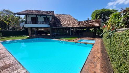 Spacious house with pool - 100m from the sea in Guaecá - Foto 1