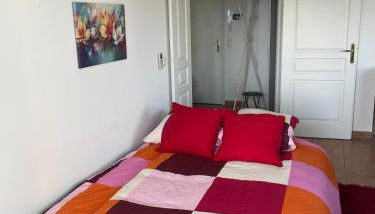 Comfy 2 min to Beach - AC - Photo 4