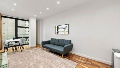 Stylish 2-Bed Canary Wharf Flat DLR 3 Mins Dock Views - Foto 2