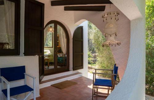 Villa en Cala Morell con piscina privada en el bosque - Foto 25