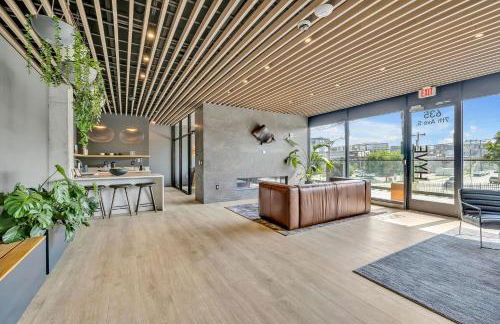 HUGE downtown corner unit- Pool-Gym-Walk 2 Broadway - Foto 44