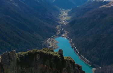 Bel appartement T2 refait à neuf avec piscine couverte de juin à fin septembre, près des stations de ski avec navette et draps et serviettes compris - Foto 42