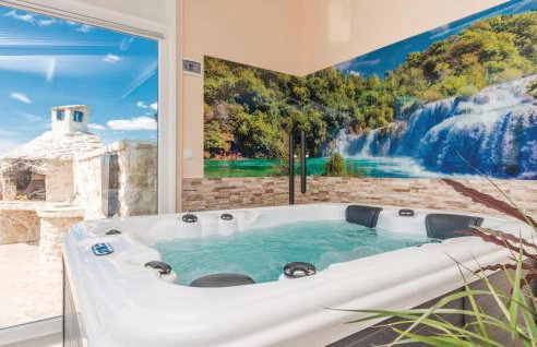 Nice Home In Nadin With Wifi - Photo 21