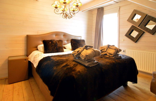 Luxurious Villa with Sauna, Hot Tub, Recreation Room, Large Enclosed Garden - Foto 9