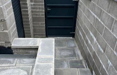 Uber Stylish 3 bedroom home off Road parking near town centre and Bike Park Wales - Photo 14