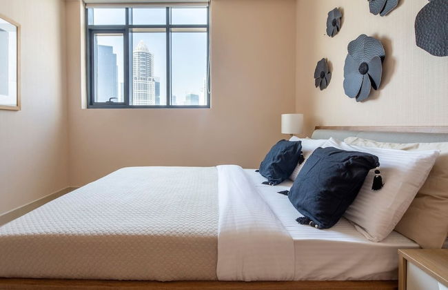 Modern 2BR w/ Tranquil Ambience in Emirates Hills! - Photo 3