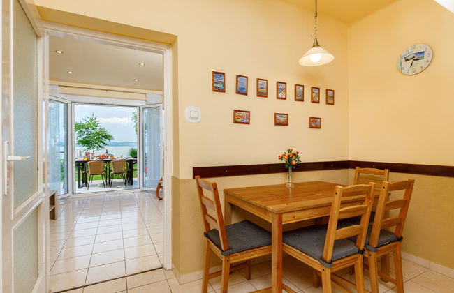 3 bedroom House in Balatonlelle with garden and terrace - Photo 9