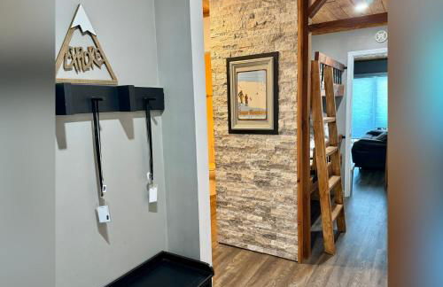 The Sugar Suite - Renovated with a View! Ski IN-OUT! Heated POOL, Hot tub, sauna, gym, AC, EV, adjustable bed - Foto 5