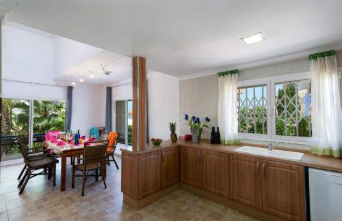 Villa Cabriel by Villa Plus - Photo 12