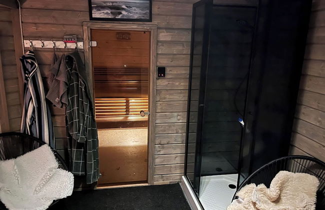 House with Hot Tub and Sauna 300 near the Lake - Foto 19