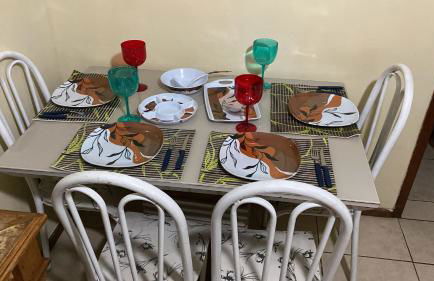 Apartamento de 2 quartos, com ar-condicionado em um deles, e no outro ventilador de teto, cama pras cinco ocupantes e garagem, a 2 km do centro - Photo 13