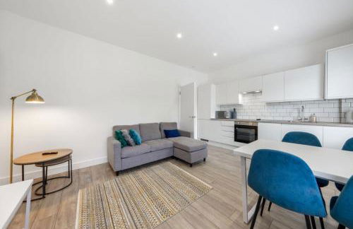 Modern Split Level 2BR Spacious Apt Maida Vale - Photo 33