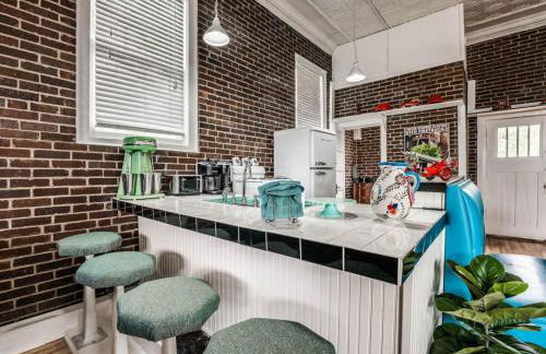 Guthrie's Historic Firehouse - Photo 8