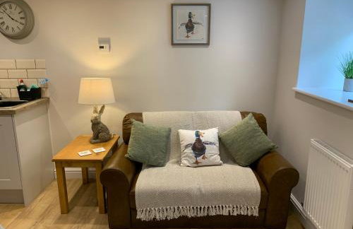 The Nook at Pentregaer Ucha, with tennis court & lake. - Foto 8