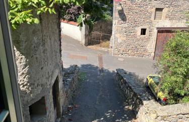 Maison au pied du château + parking privé - Photo 48