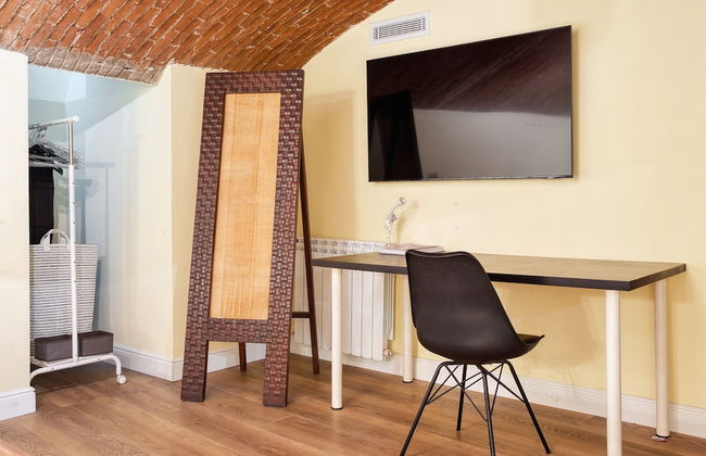 JOIVY Stylish Central Maisonette - Photo 17