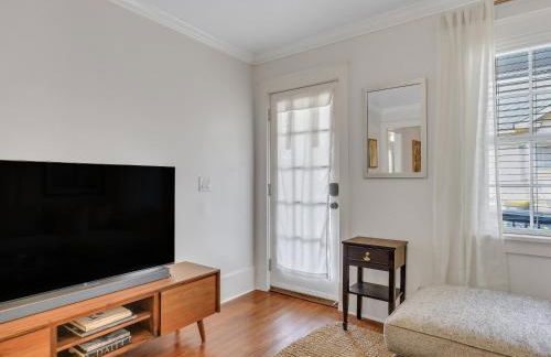 Charming Cottage Near Forsyth Park Heated Pool Access Walk to Restaurants Historic Sites More 1390 - Foto 5