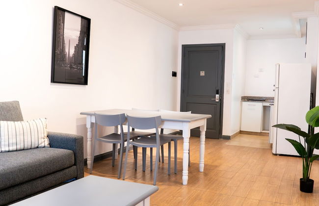 Moreno 820 by DOT Suites - Photo 18