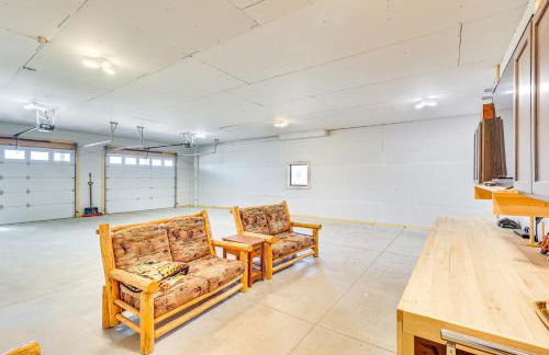 Balcony and Views Sturgis Twin Peaks Cabin - Foto 8