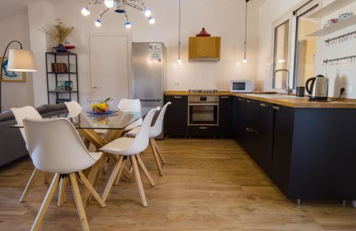 Attic With a View - Foto 11