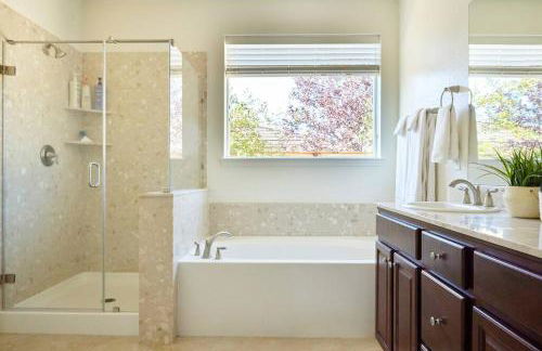 NEW Upscale House, Tahoe 30-min w/ Cal King - Foto 74