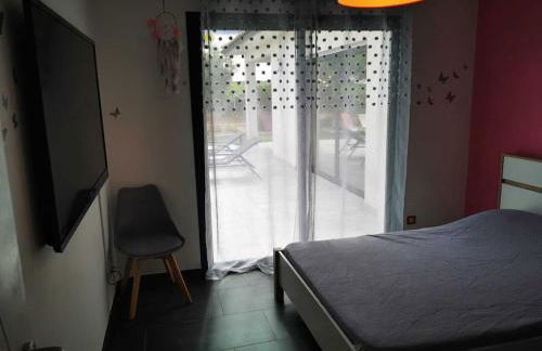 Villa contemporaine avec piscine à débordement dans un domaine viticole - Foto 24