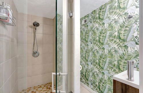Fort Lauderdale Tropical Oasis Pool Retreat - Photo 24