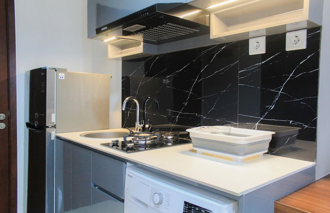 Homey and Comfort Studio at West Vista Apartment - Photo 3