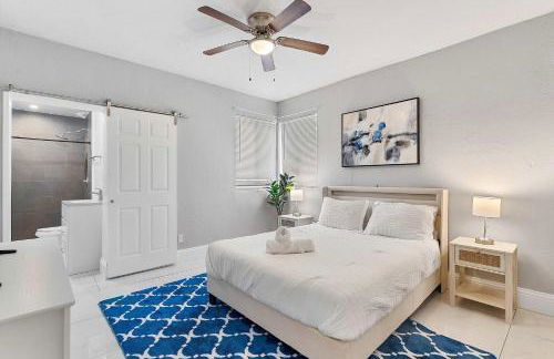 Modern 3 BR Villa Near Beach & FLL - Photo 14