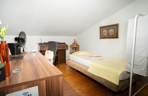 Maria's Airport Apartment, 4' metro, 10' airport, 15' beach, 40' city center - Foto 11