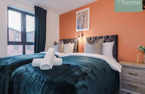 Spacious 5-bedroom Contractor House Sleeps 7 with Parking by PureStay - Foto 27