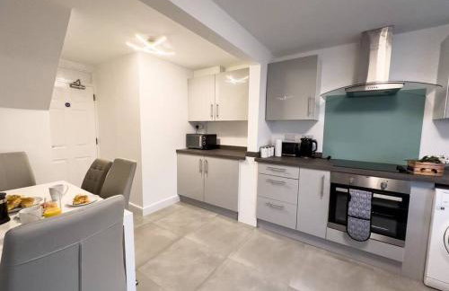 Immaculate 5 Bedroom House - Foto 1