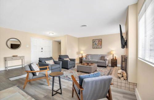 Stylish home with pool and spa - Foto 12