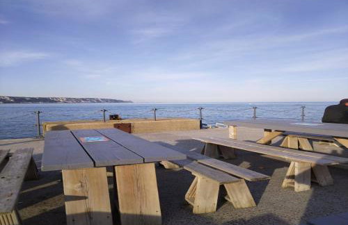 Beach View - A Truly Stunning House Opposite The Sea! Sleeps 10! Families, Friends, Contractors and Pets are all Welcome! - Foto 42