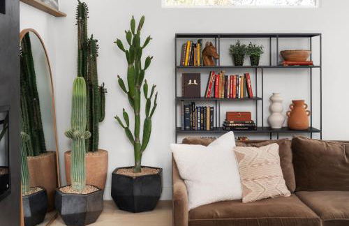 Heated Pool, Game Room, Outdoor Movies, Mins to Downtown, Sleeps 14 - Foto 6