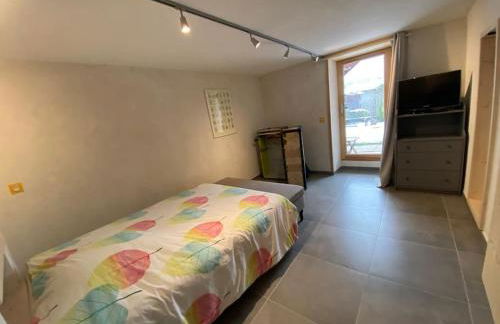 Dans hameau, près des pistes logement de plein pied au calme - Foto 7