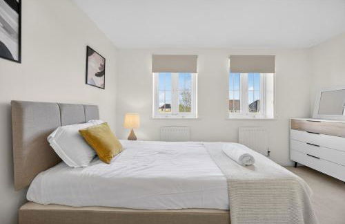 Spacious 4BR Newport Home - Ideal for Families & Groups - Foto 3